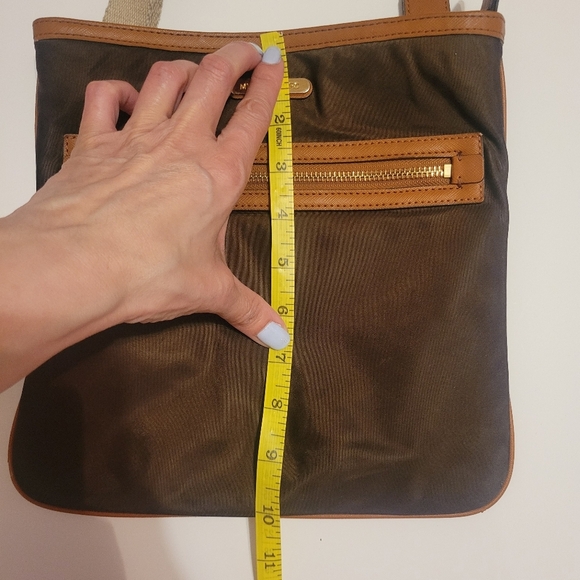 Michael Kors nylon brown crossbody bag EUC Minimilist Modern Casual - Picture 4 of 10